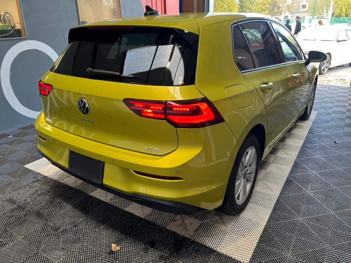 Volkswagen Golf 1.0 eTSI Automatic -  Virtual Cock - Image 2