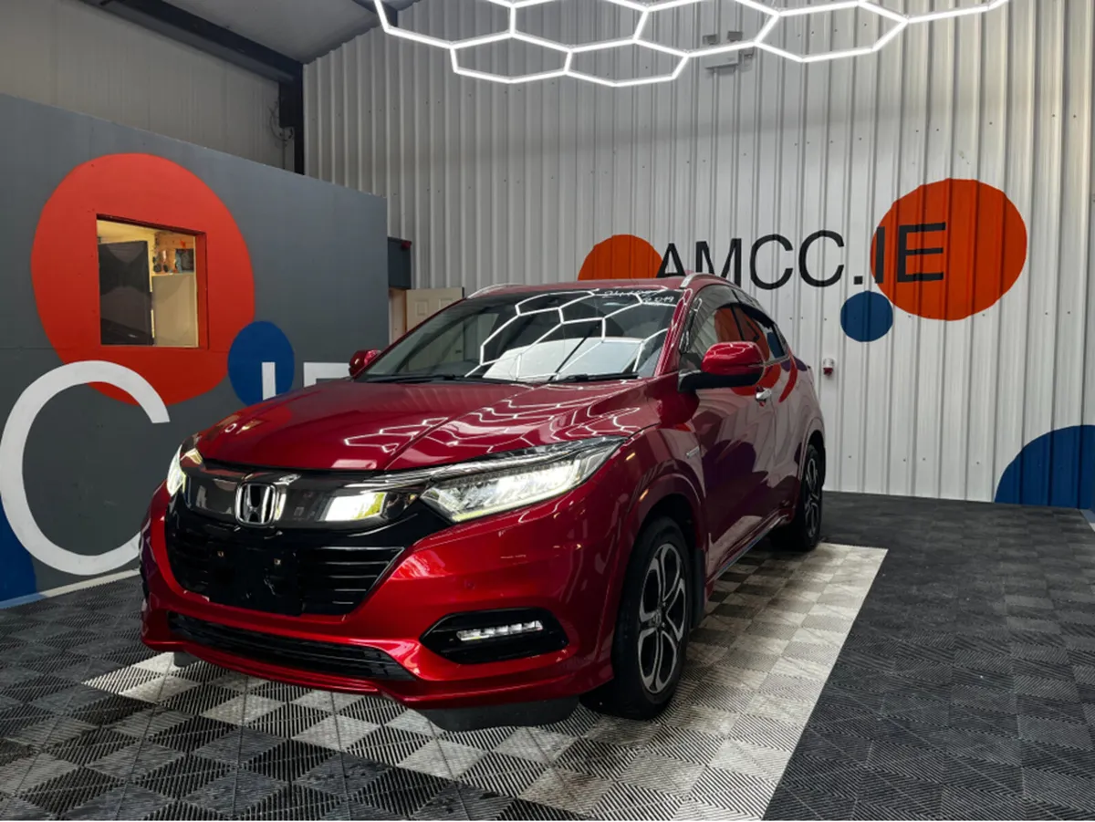 Honda Vezel 1.5 HYBRID / 20k KMs / REVERSE CAMERA - Image 3