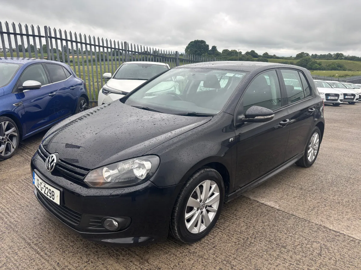 Volkswagen Golf Trendline 1.6 TDI  2012 - Image 1