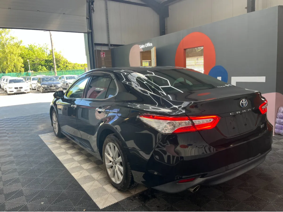 Toyota Camry 2.5 HYRBID / 82k KMs / ADAPTIVE CRUIS - Image 4