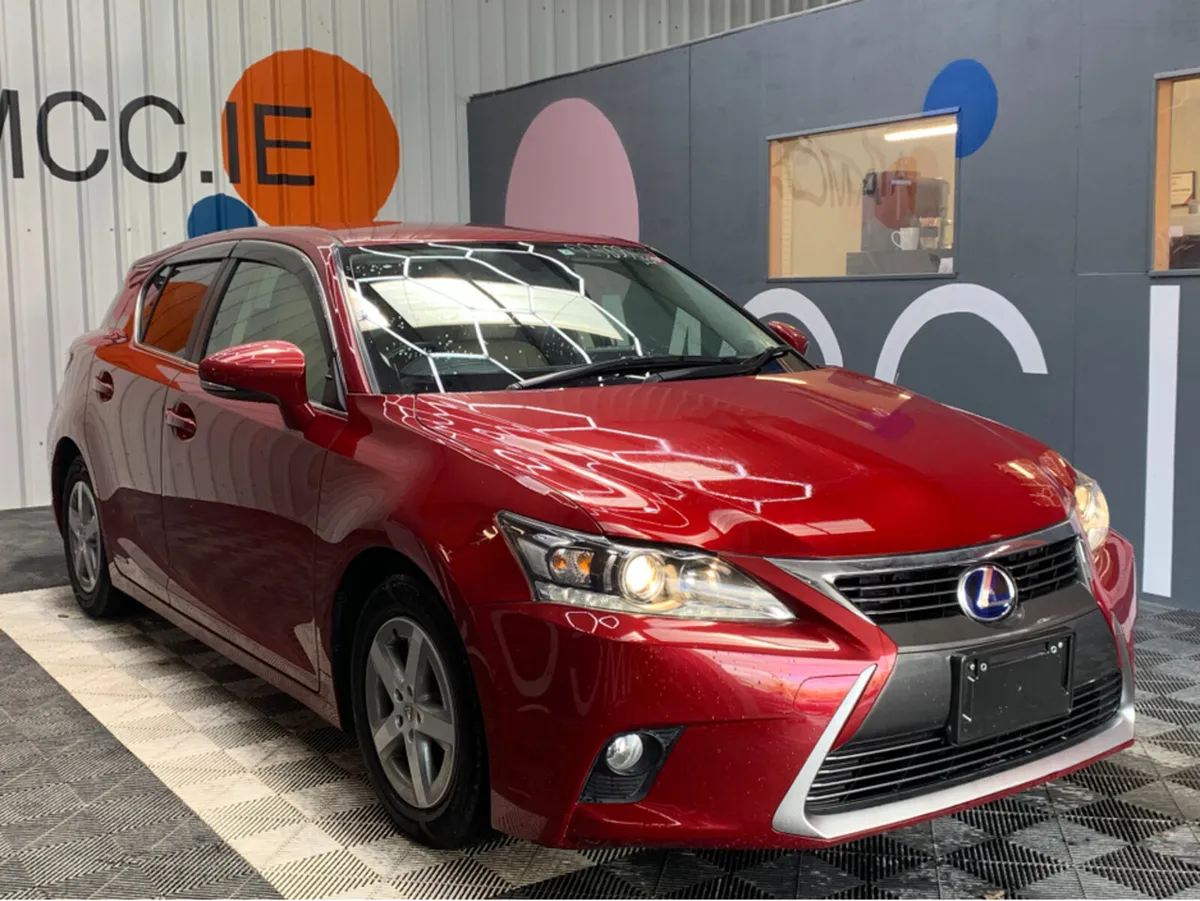 Lexus CT LEXUS CT200H AUTOMATIC / 69k KMs / Heated - Image 1