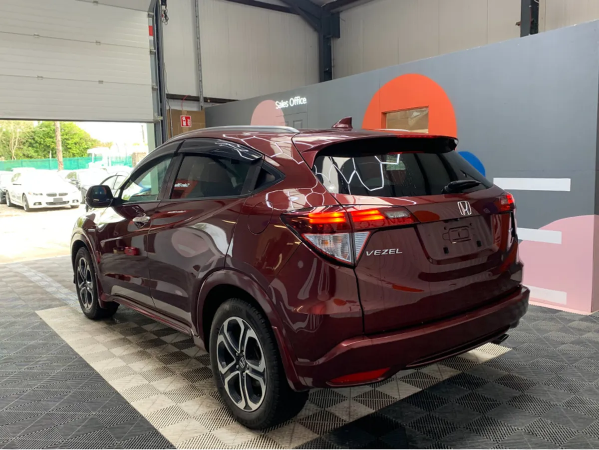 Honda Vezel 1.5 HYBRID / 62k KMs / Heated Seats, R - Image 4