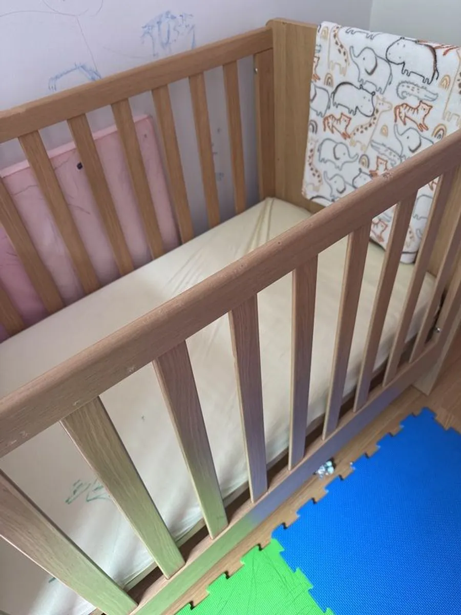 mamas and papas cot, in good condition - Image 1