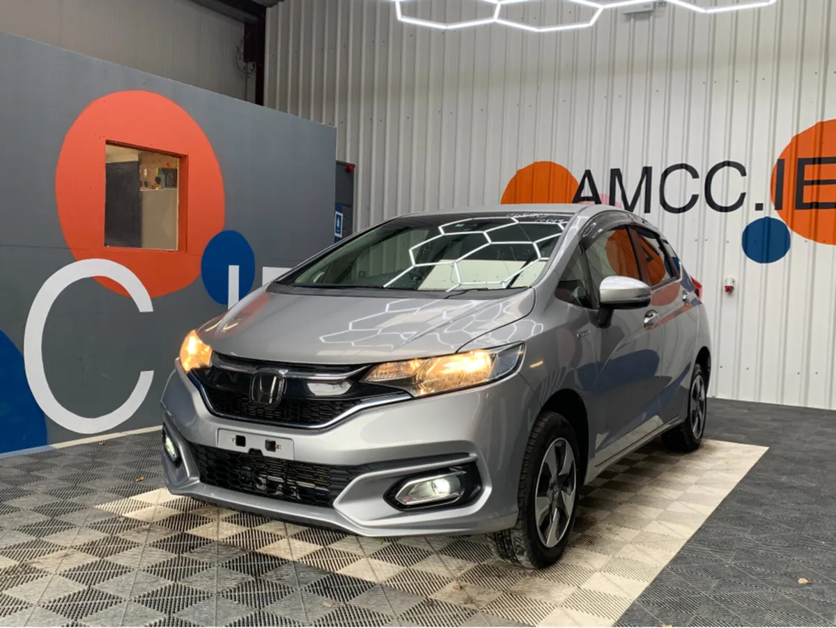 Honda Fit 1.5 HYBRID / 57k KMs / Adaptive Cruise C - Image 3