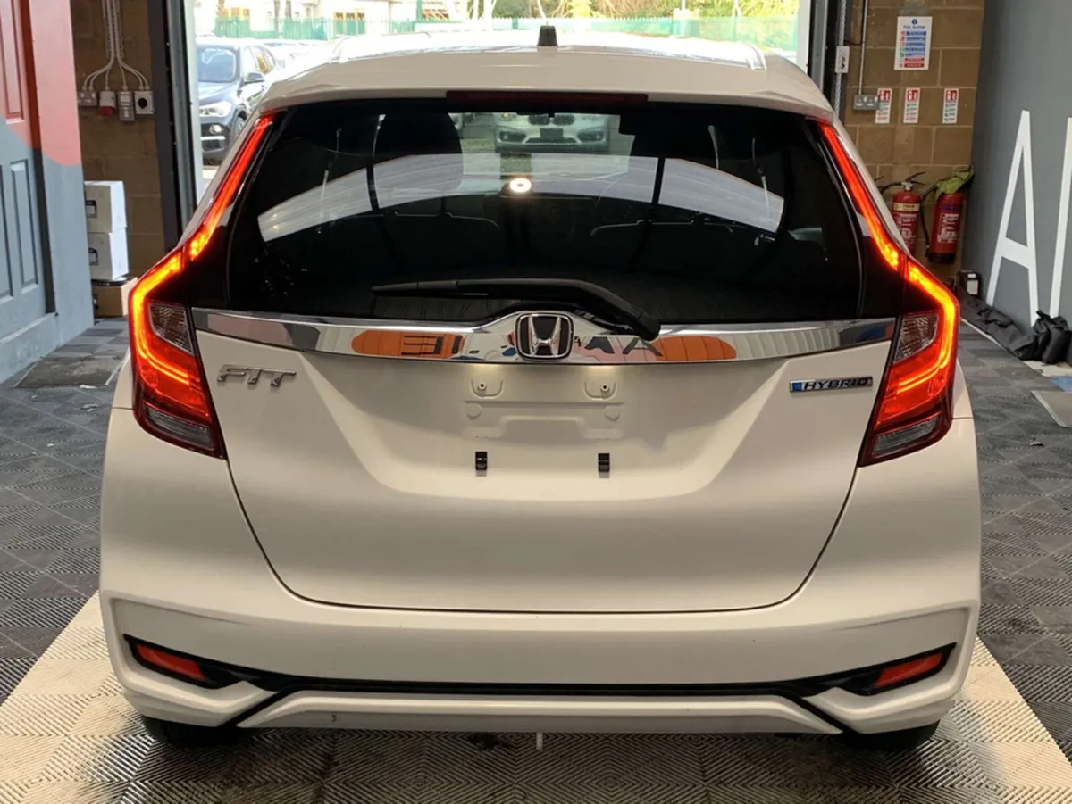 Honda Fit Honda Fit 1.5 Hybrid / Cruise Control / - Image 4