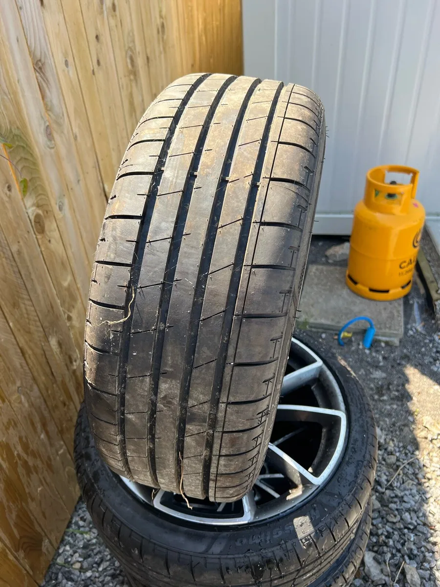 Car alloy/wheels - Image 3