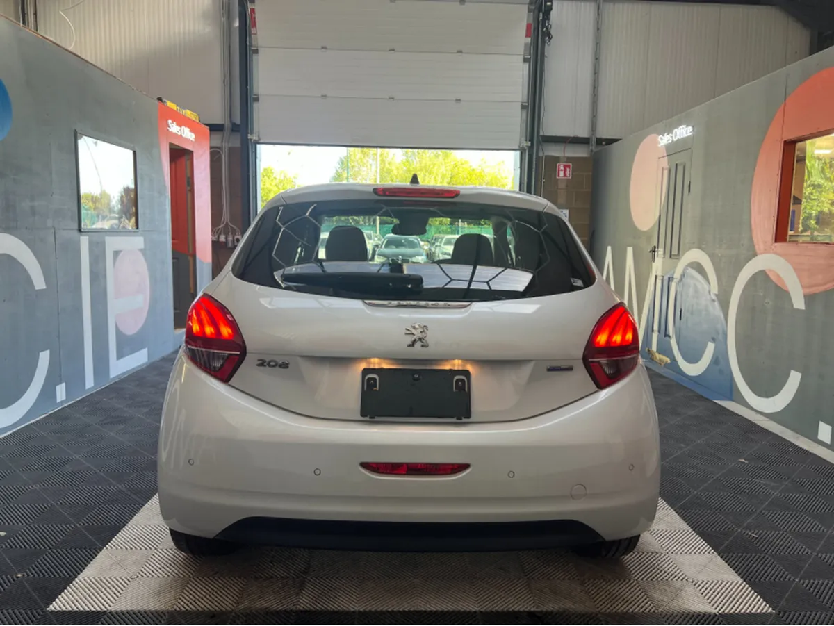 Peugeot 208 1.2 PETROL / 54k KMs / PARKING SENSORS - Image 4