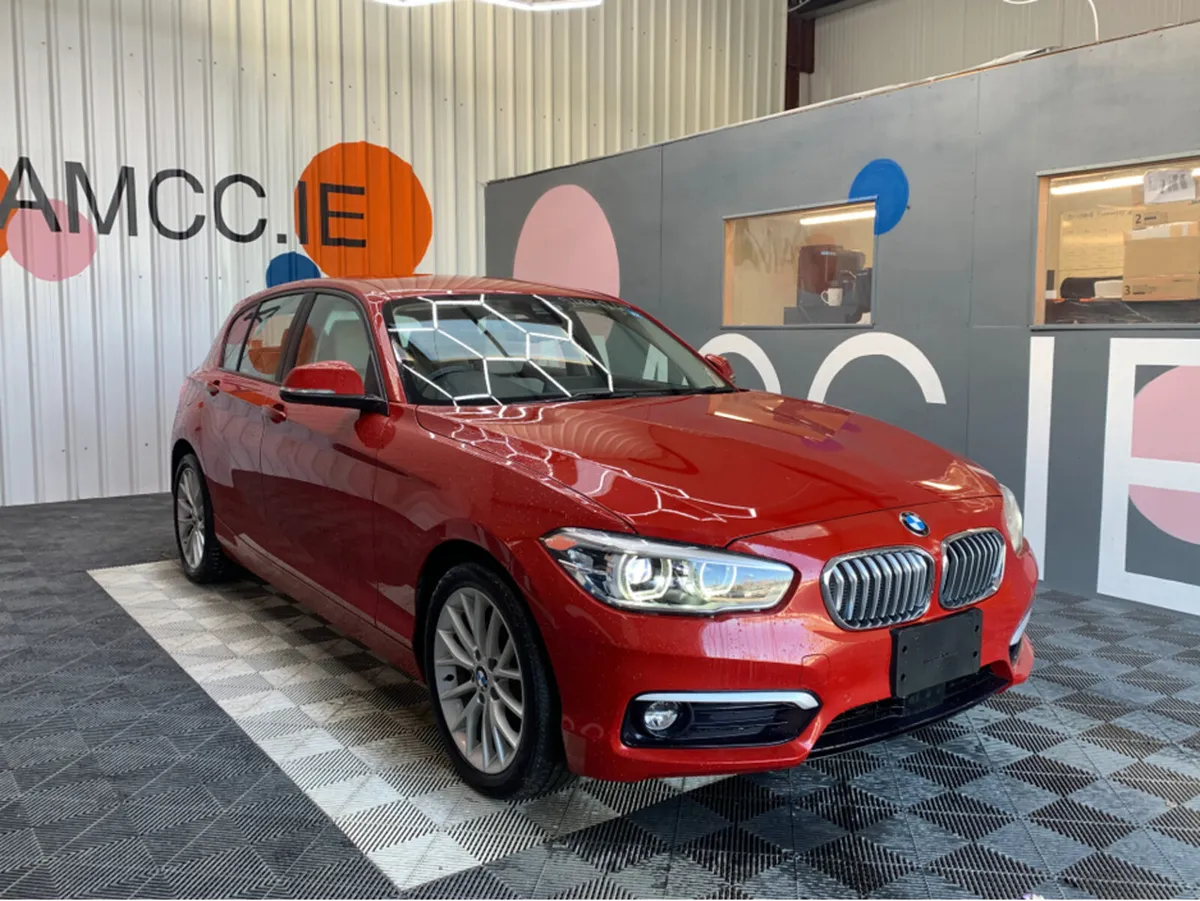 BMW 1-Series 118d FASHIONISTA AUTOMATIC / 41k KMs - Image 1