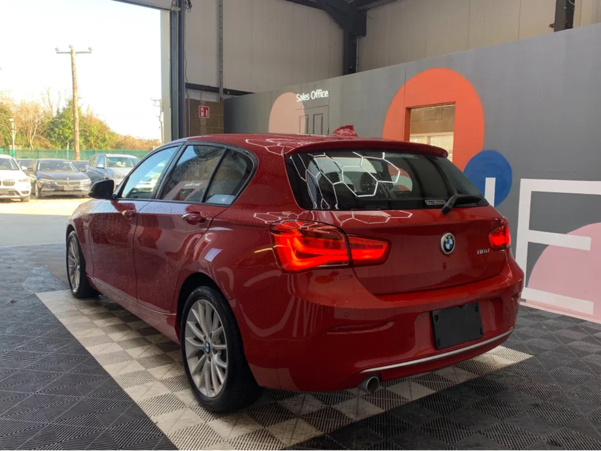 BMW 1-Series 118d FASHIONISTA AUTOMATIC / 41k KMs - Image 4