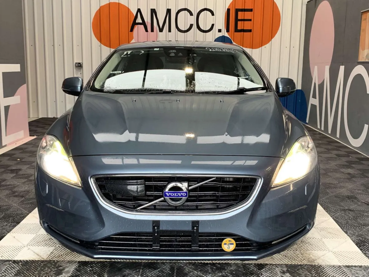 Volvo V40 Volvo V40 1.6 Automatic / 59k KMs / Heat - Image 2