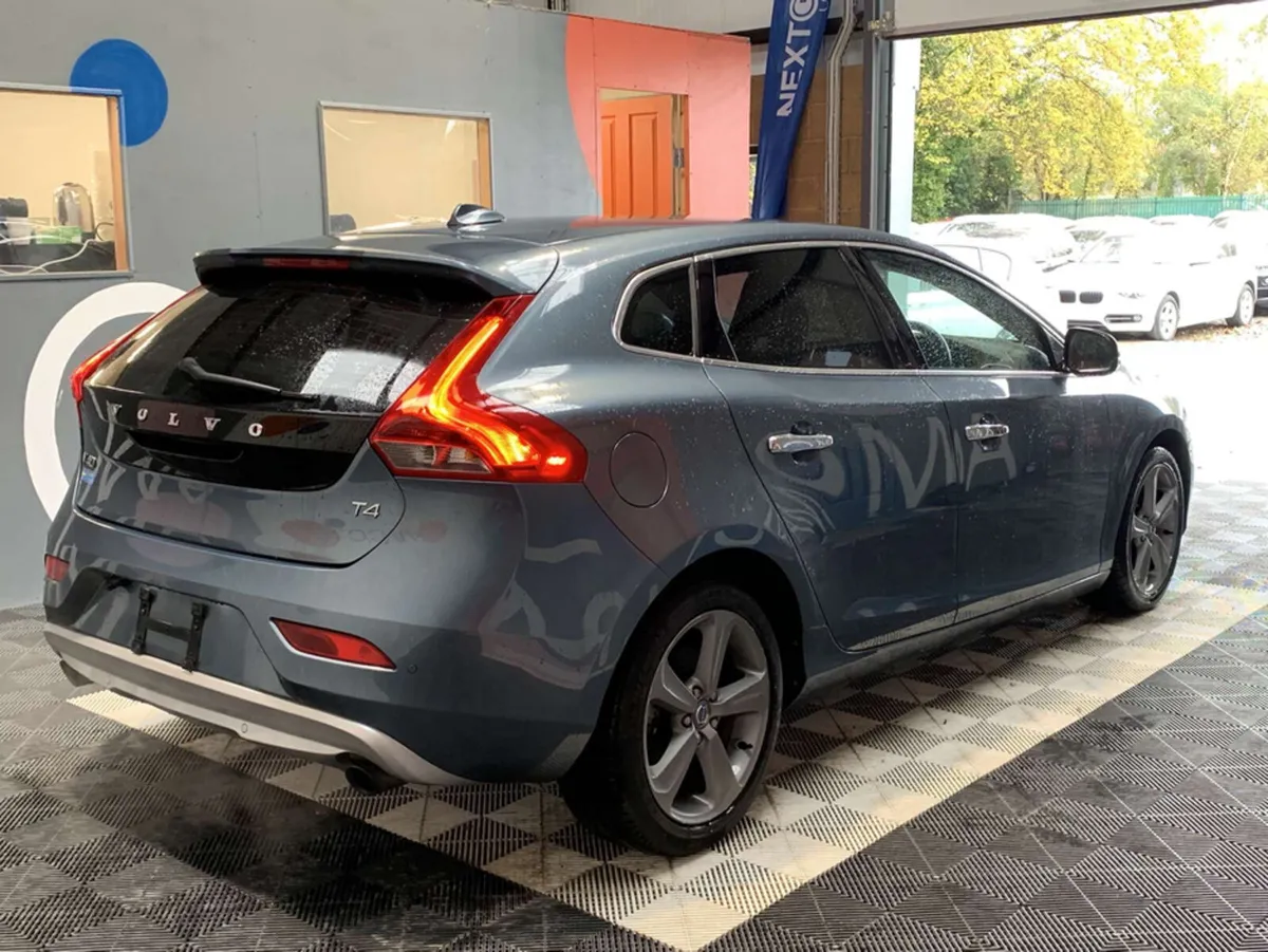 Volvo V40 Volvo V40 1.6 Automatic / 59k KMs / Heat - Image 4
