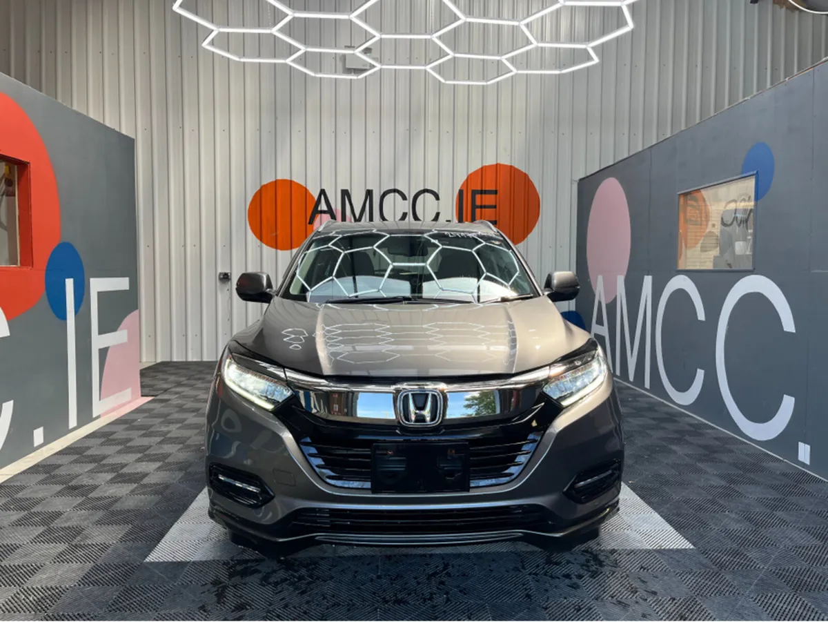 Honda Vezel 1.5 HYRBID / 69k KMs / HEATED SEATS , - Image 2