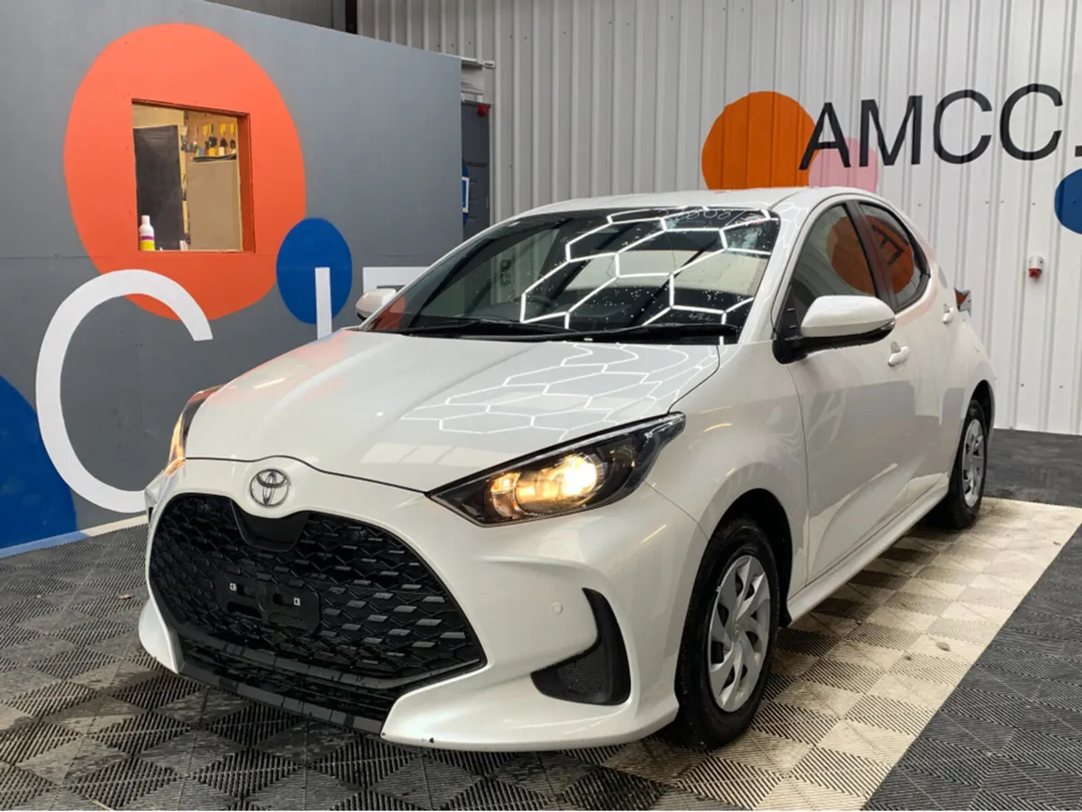 Toyota Yaris 1.0 PETROL AUTOMATIC / 8k KMs / Rever - Image 3