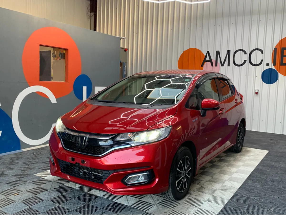 Honda Fit 1.5 HYBRID / 80k KMs / Adaptive Cruise, - Image 3
