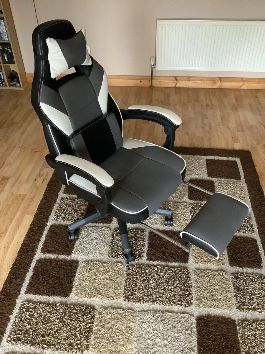 Gaming chair - Image 1