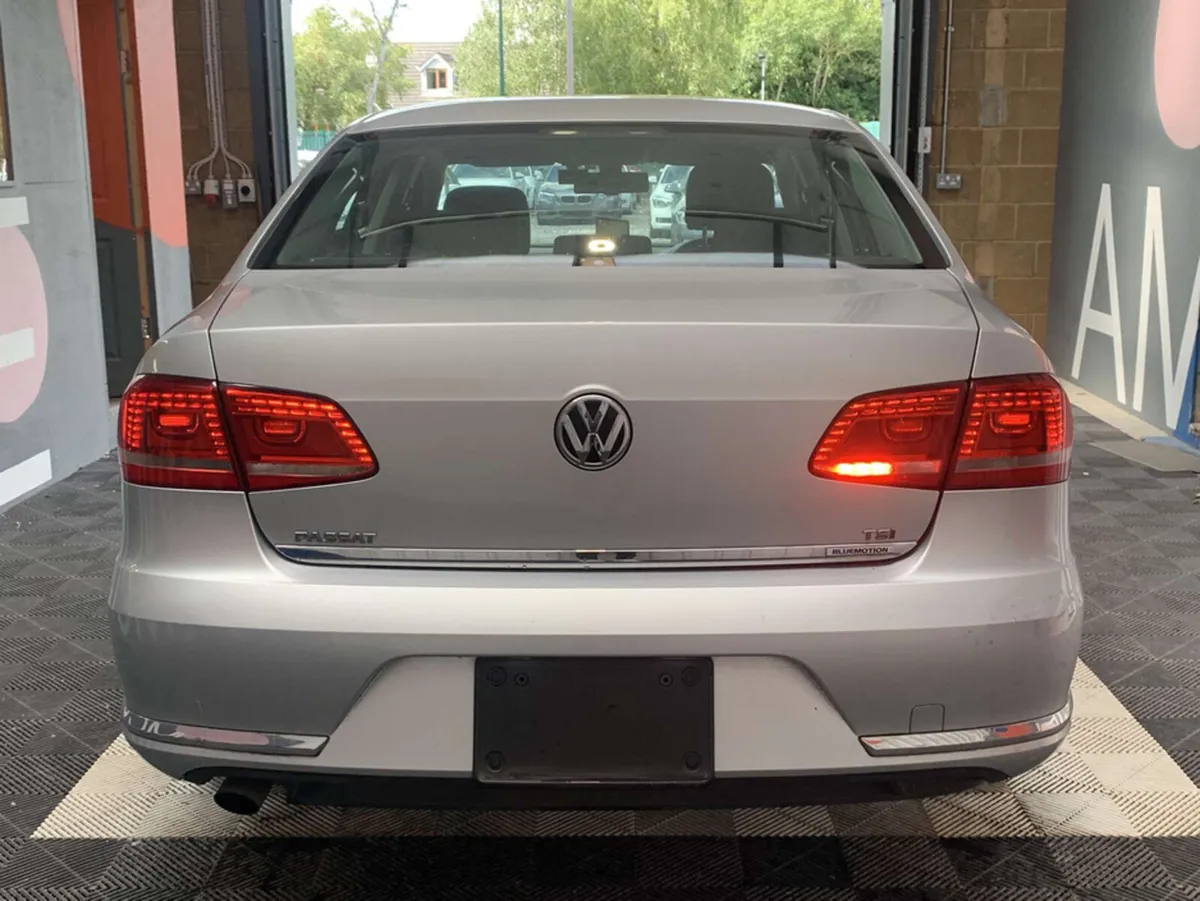 Volkswagen Passat Passat Saloon TSI Comfort Line / - Image 4