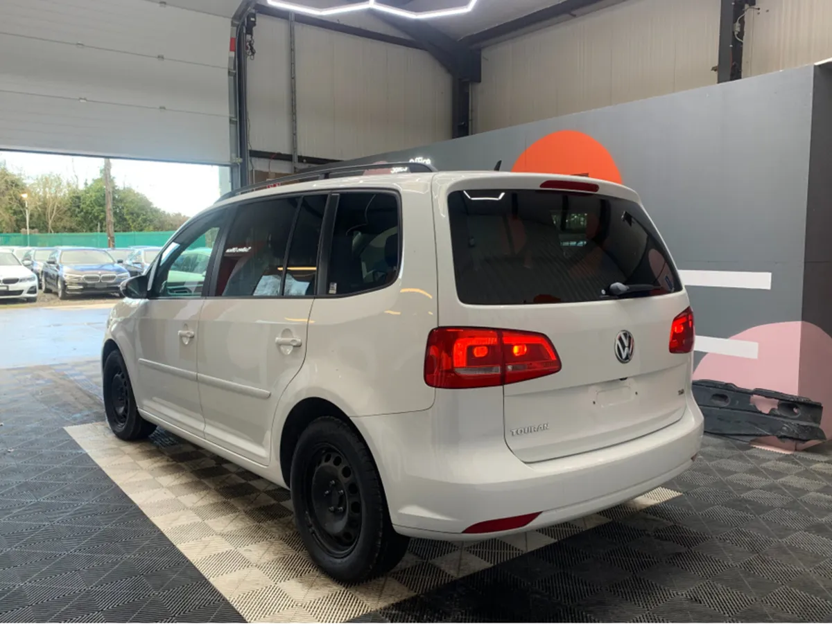Volkswagen Touran TSI COMFORT LINE AUTOMATIC / 29k - Image 4