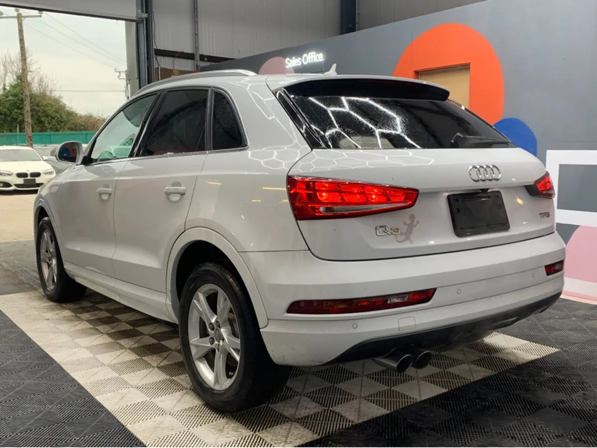 Audi Q3 1.4 TFSI / 76k KMs / Automatic / Reverse C - Image 4