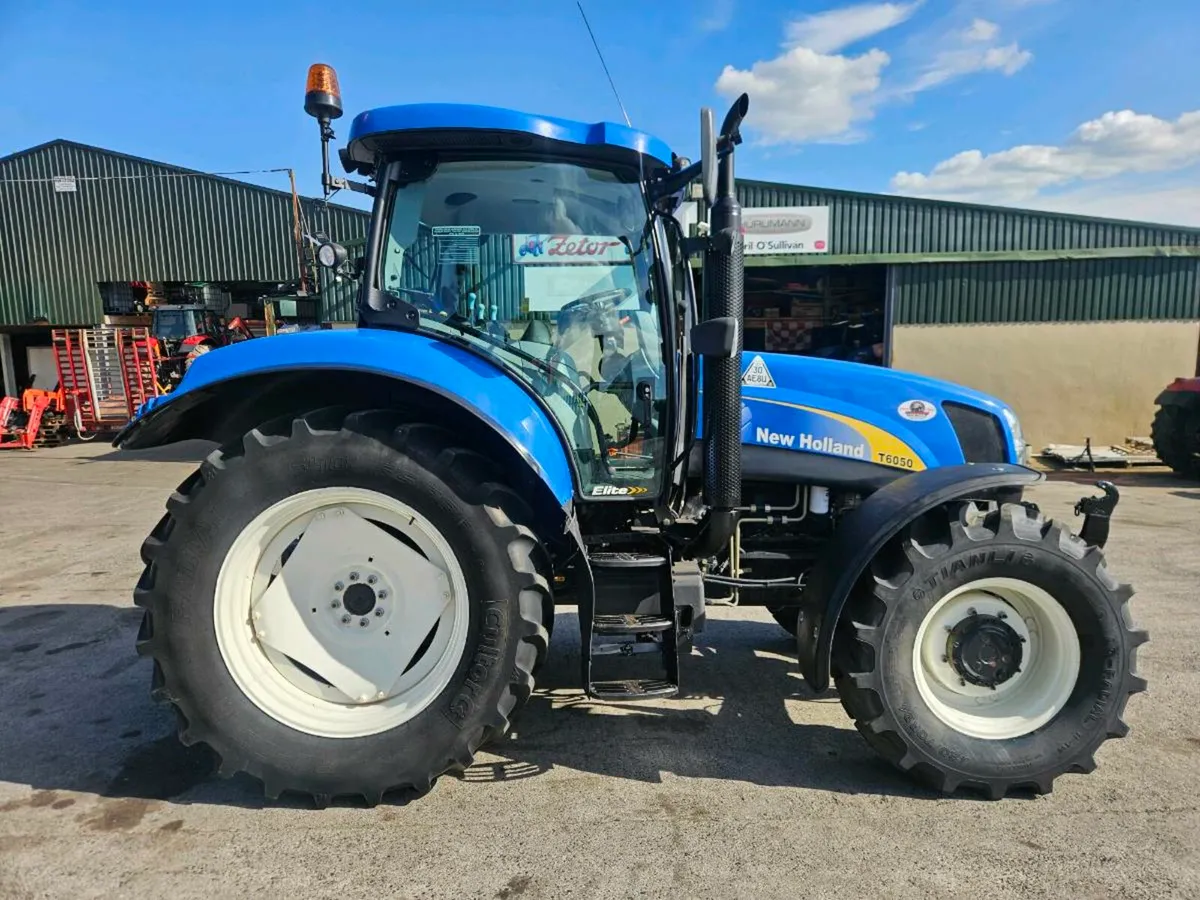 New Holland T6050 ELITE 2011 - Image 2