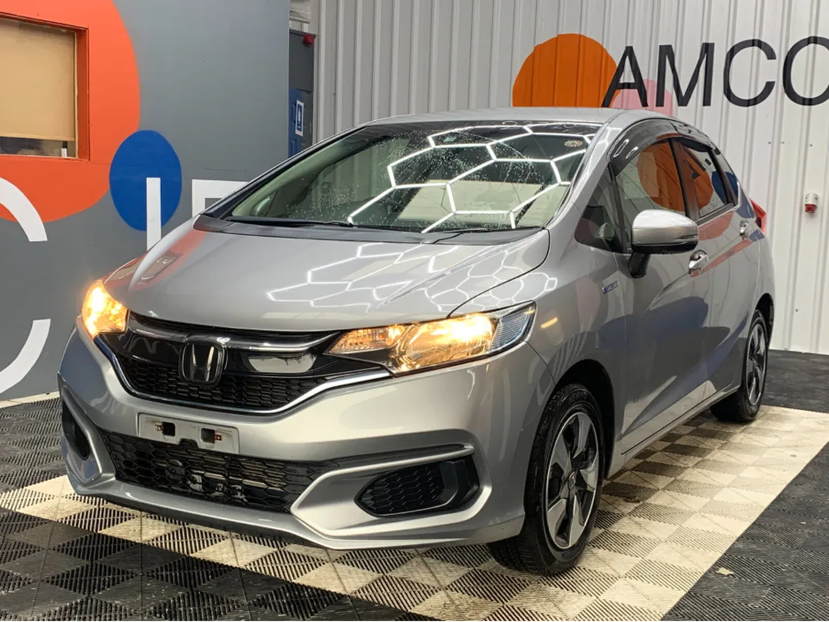 Honda Fit 1.5 HYBRID / 71k KMs / Automatic / Adapt - Image 3