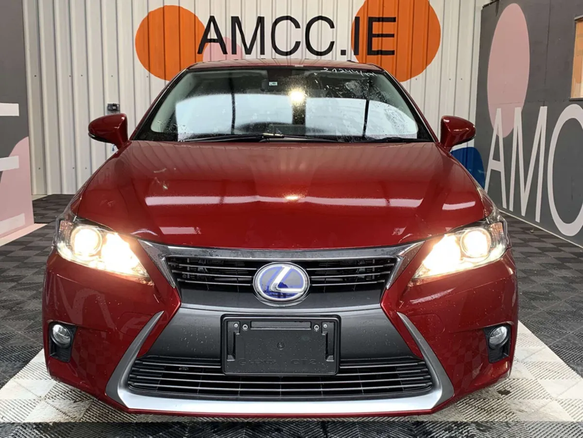 Lexus CT Lexus CT200h 1.8 Hybrid / 43k KMs / Heate - Image 2