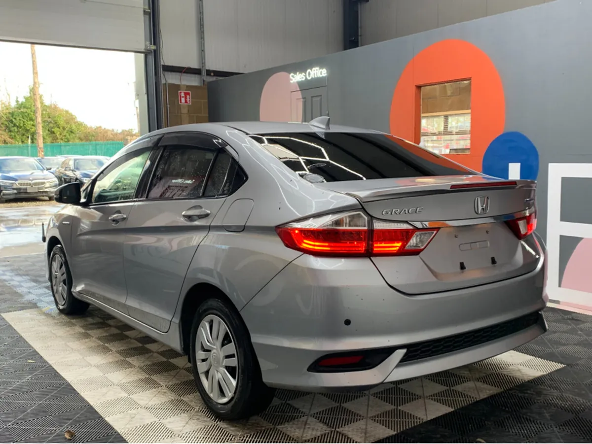 Honda Grace 1.5 HYBRID AUTOMATIC / 46k KMs / Adapt - Image 4