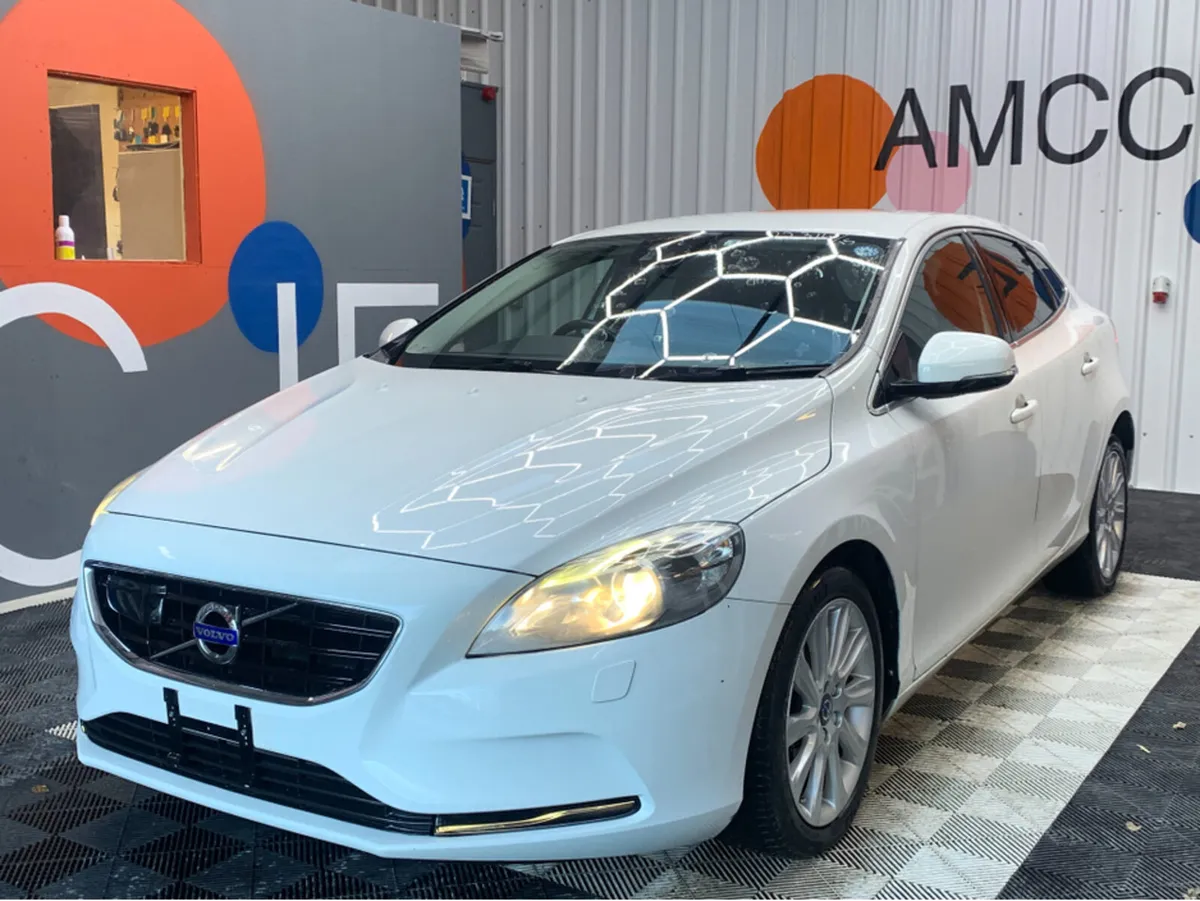Volvo V40 AUTOMATIC V40 1.6 PETROL / 57k KMs / Hea - Image 3