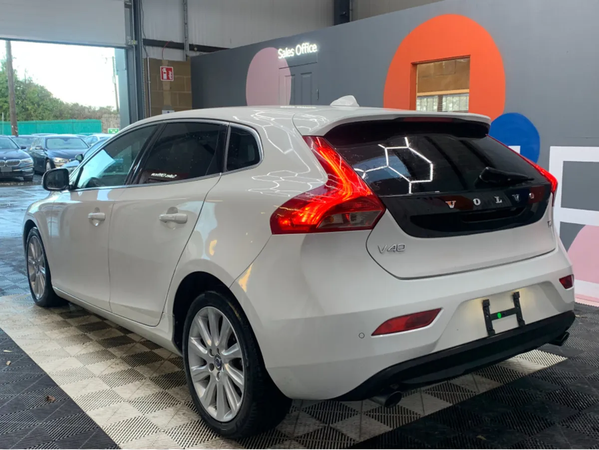 Volvo V40 AUTOMATIC V40 1.6 PETROL / 57k KMs / Hea - Image 4