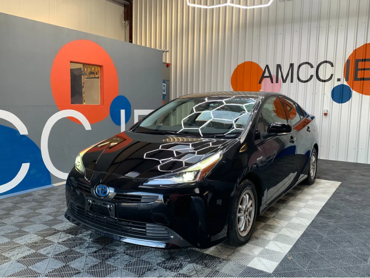 Toyota Prius 1.8 HYBRID / 68k KMs / Cruise Control - Image 3