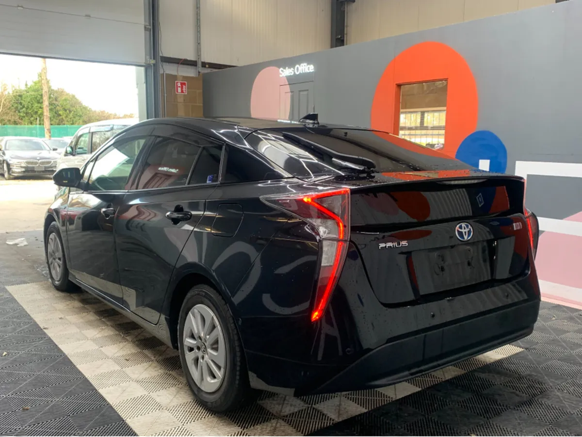 Toyota Prius 1.8 HYBRID AUTOMATIC / 96k KMs / Crui - Image 4