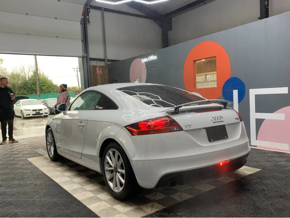Audi TT 1.8 TFSI AUTOMATIC / 86k KMs / Heated Leat - Image 4