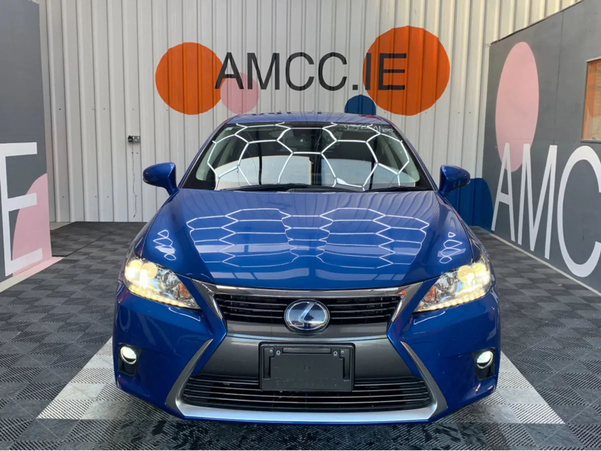 Lexus CT 1.8 HYBRID / 69k KMs / Heated Leather, Re - Image 2