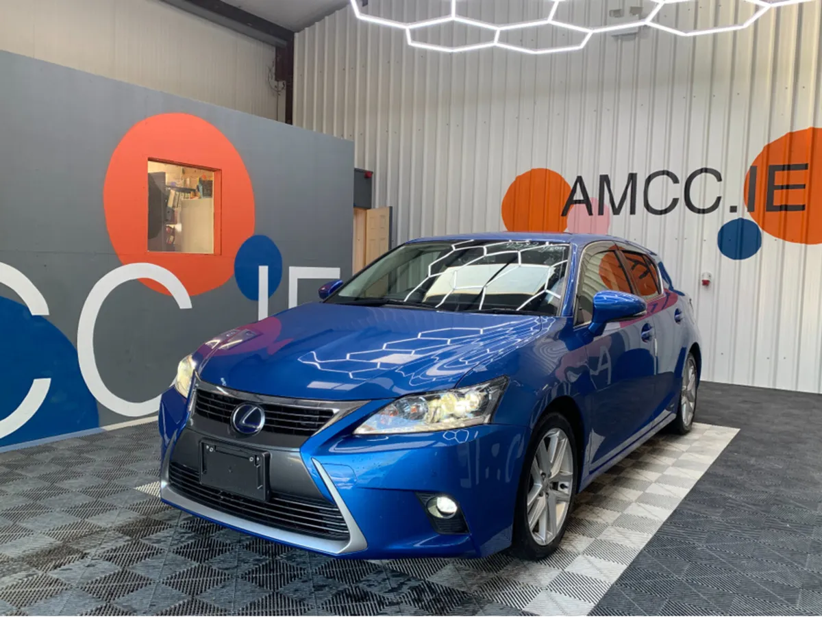Lexus CT 1.8 HYBRID / 69k KMs / Heated Leather, Re - Image 3