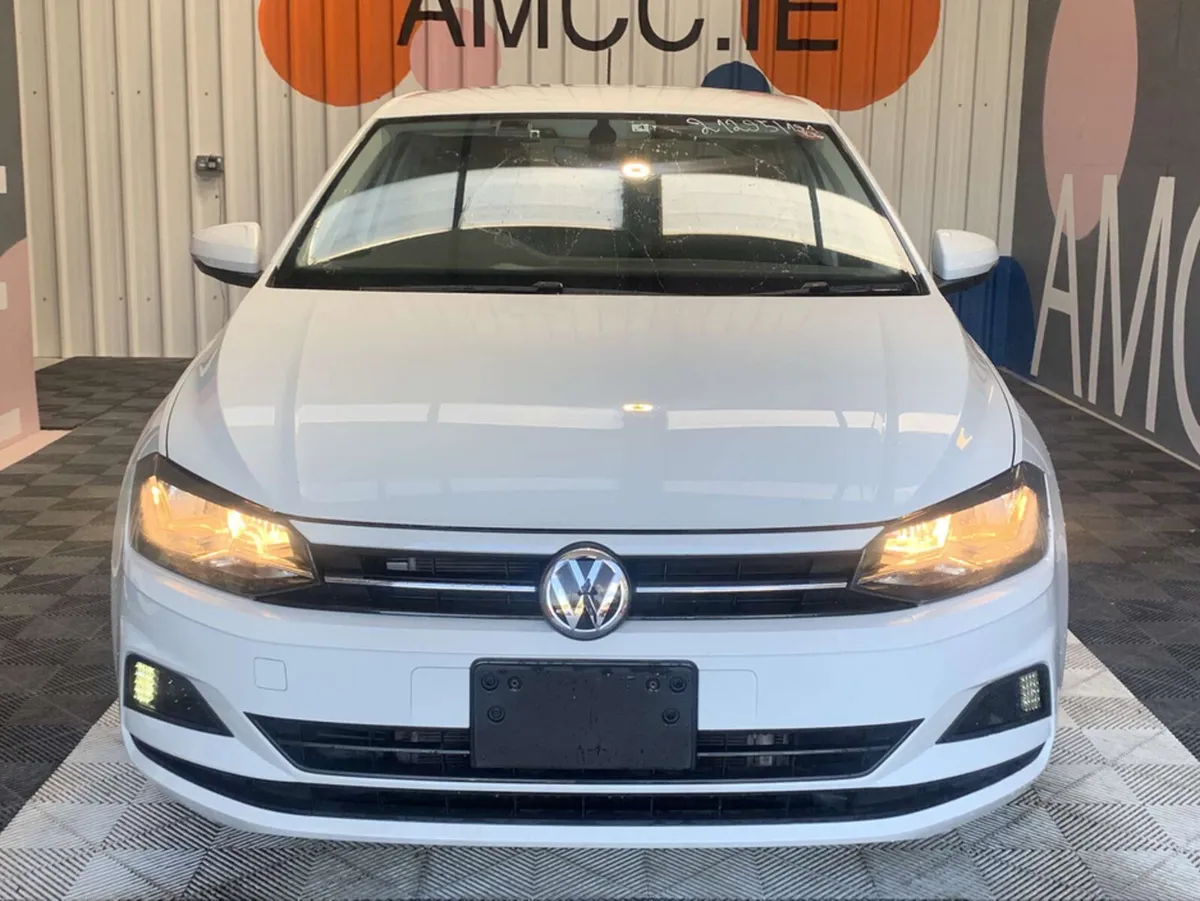Volkswagen Polo VW Polo TSI Comfort Line / Reverse - Image 2