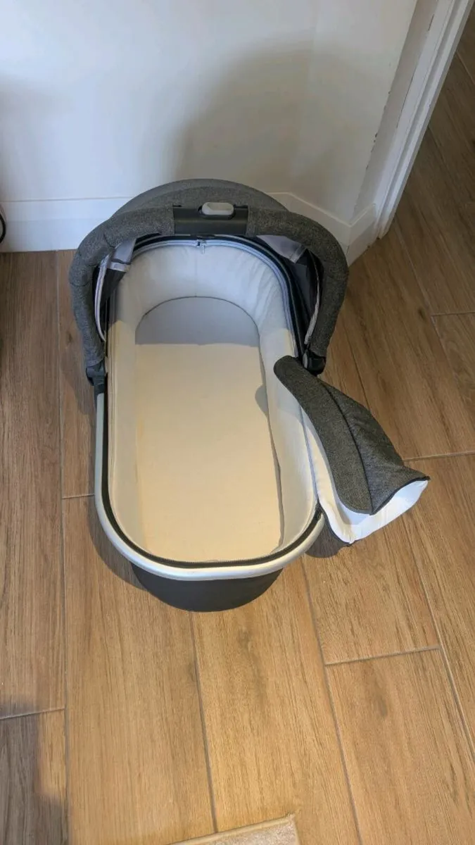 Uppa Baby Cruz Full Travel System - Image 2