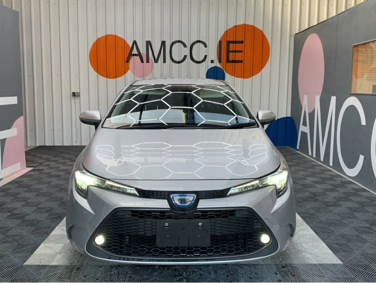 Toyota Corolla HYBRID 4WD / 125k KMs / Reverse Cam - Image 2