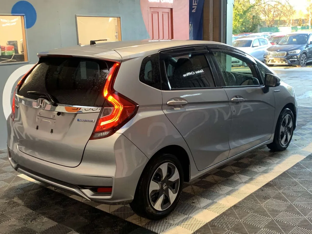 Honda Fit Honda Fit 1.5 Hybrid / Cruise Control / - Image 4