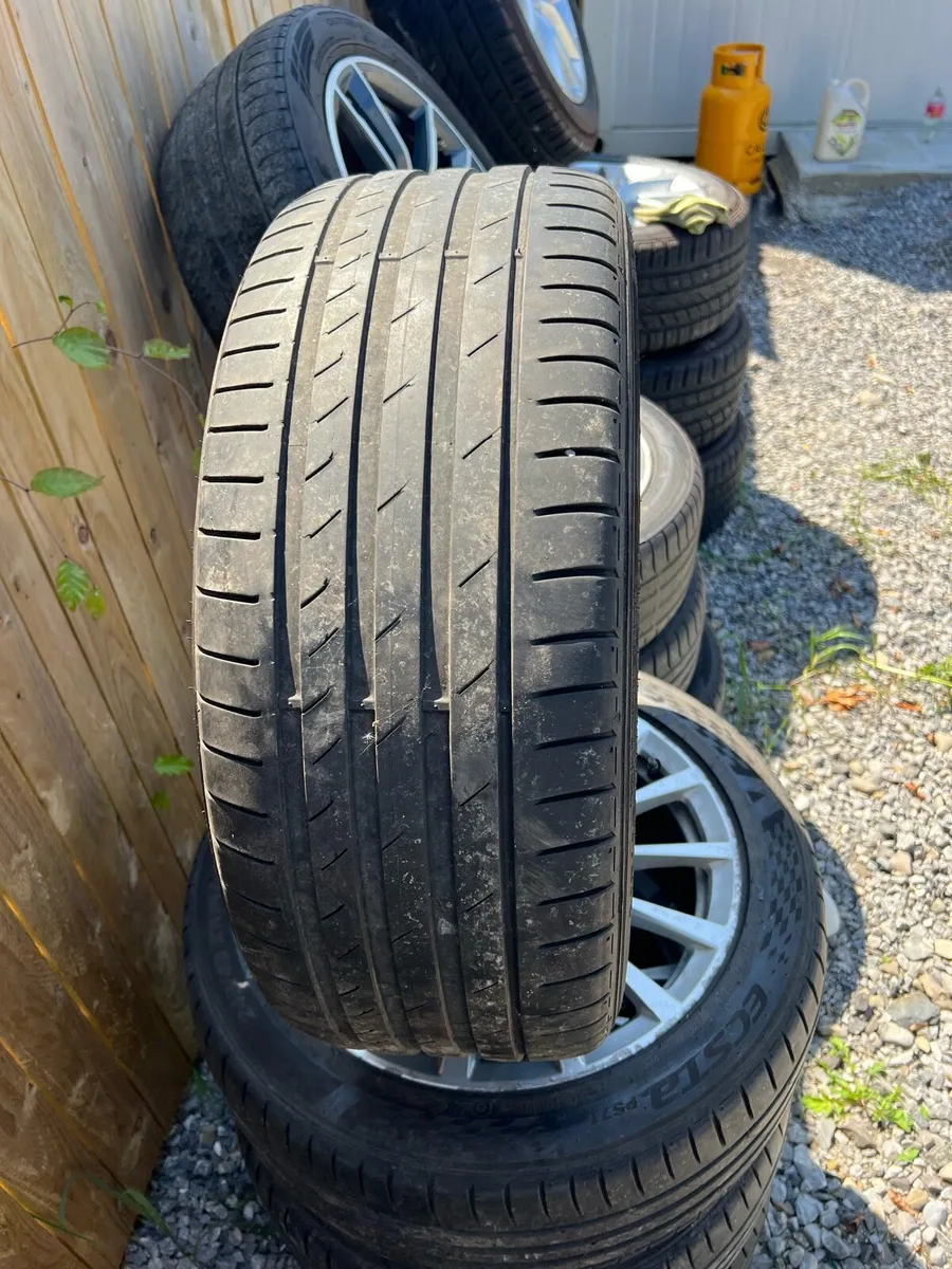 Car alloy/wheels - Image 3