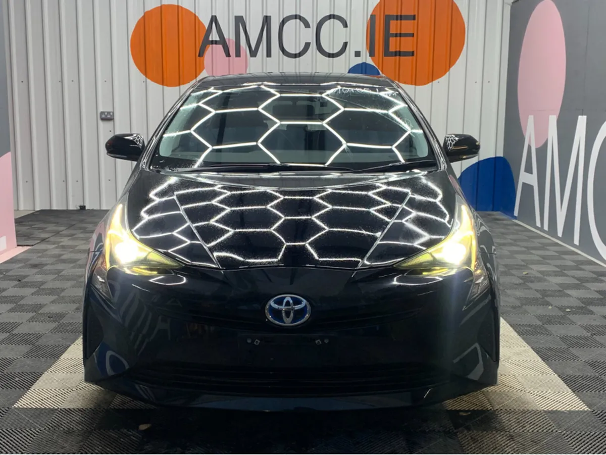 Toyota Prius TOYOTA PRIUS / 120k KMs / Reverse Cam - Image 2