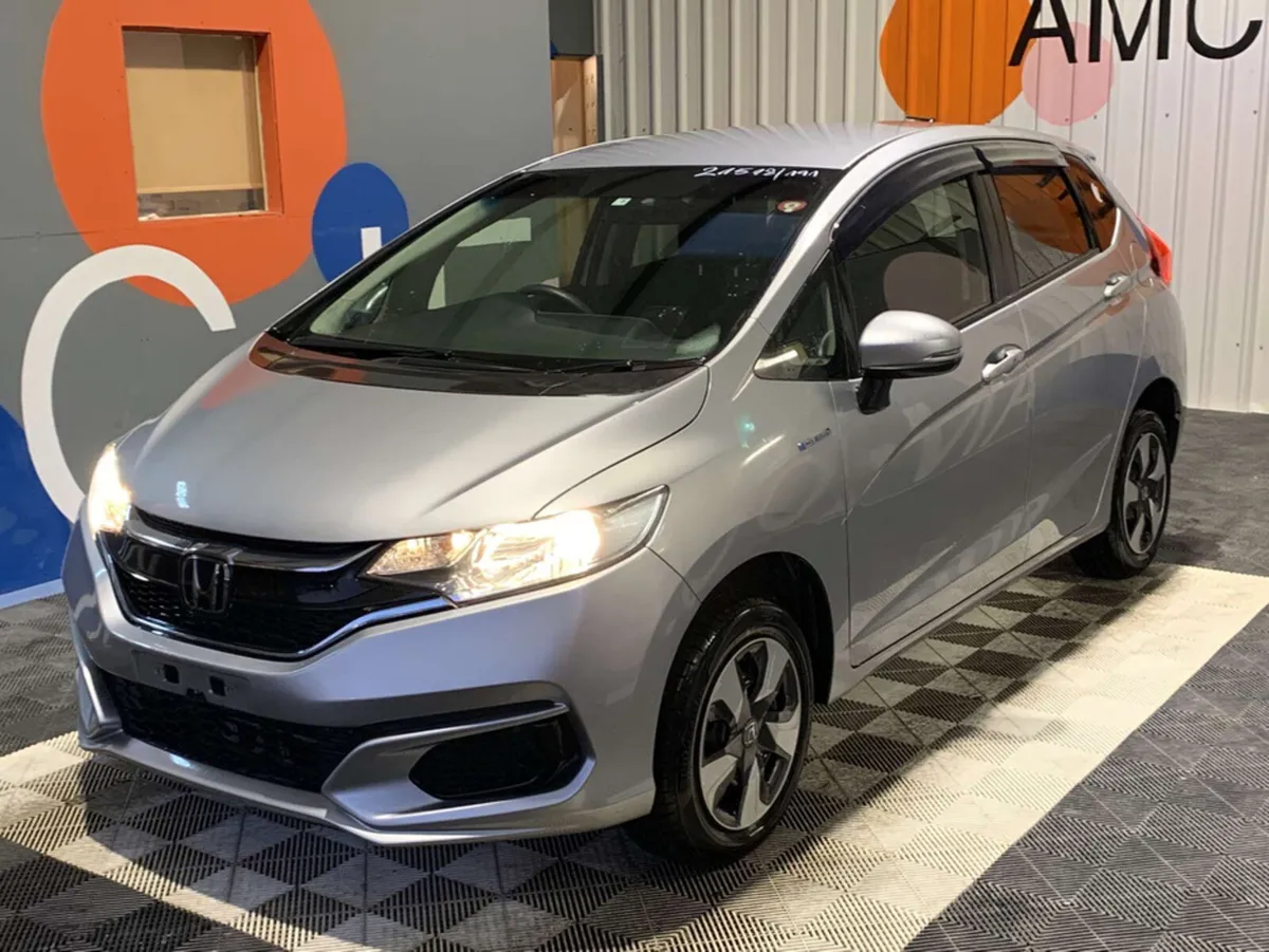 Honda Fit Honda Fit 1.5 Hybrid / 65k KMs / Cruise - Image 3