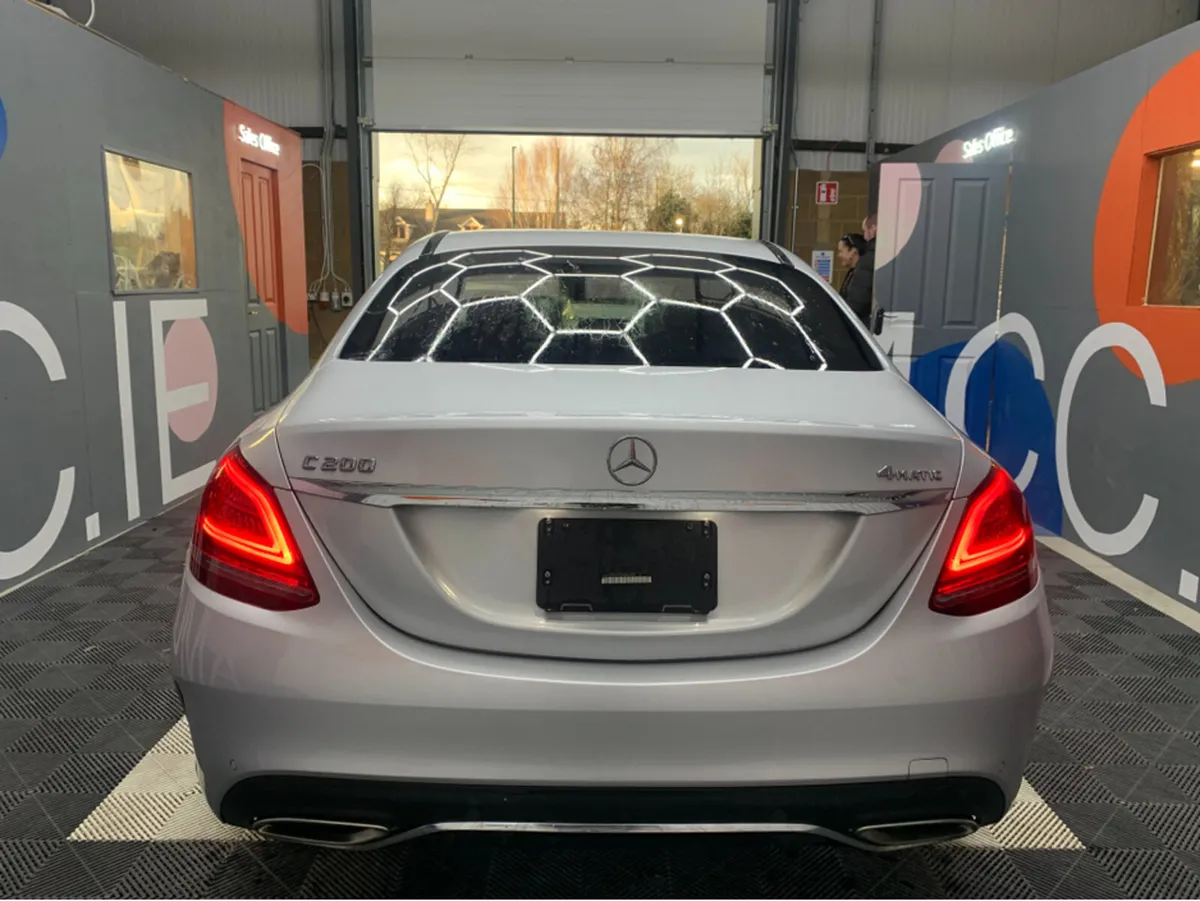 Mercedes-Benz C-Class C200 AMG LINE AUTOMATIC / 78 - Image 4