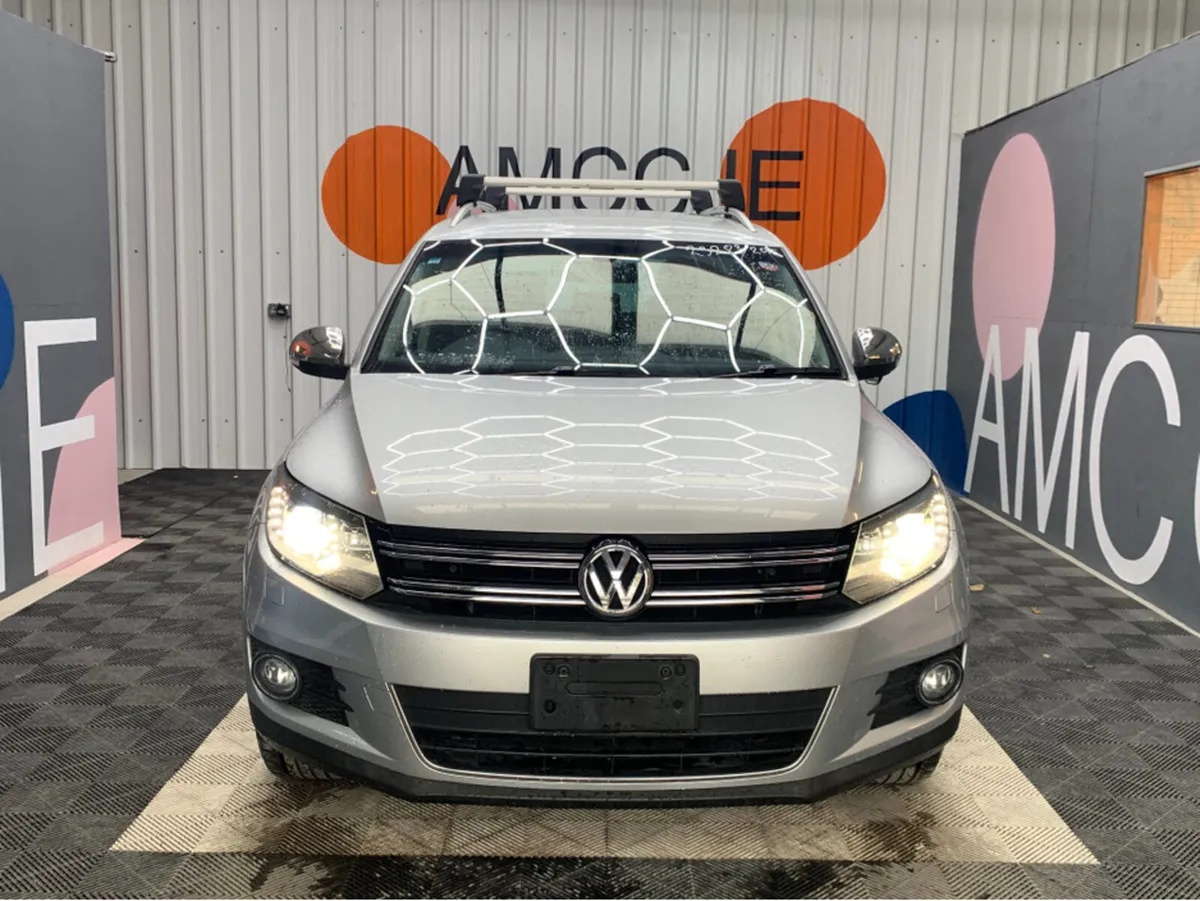 Volkswagen Tiguan 1.4 PETROL AUTOMATIC / 64k KMs / - Image 2