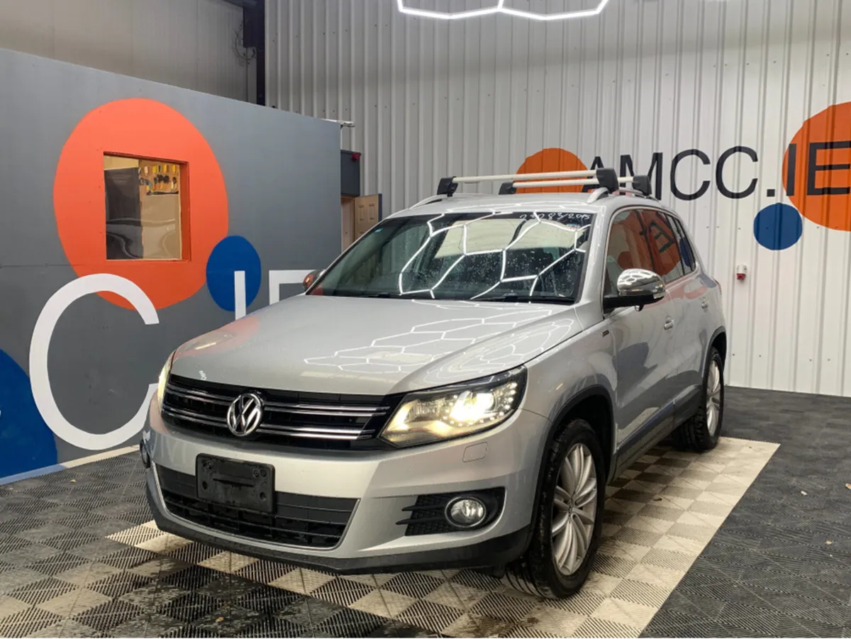 Volkswagen Tiguan 1.4 PETROL AUTOMATIC / 64k KMs / - Image 3