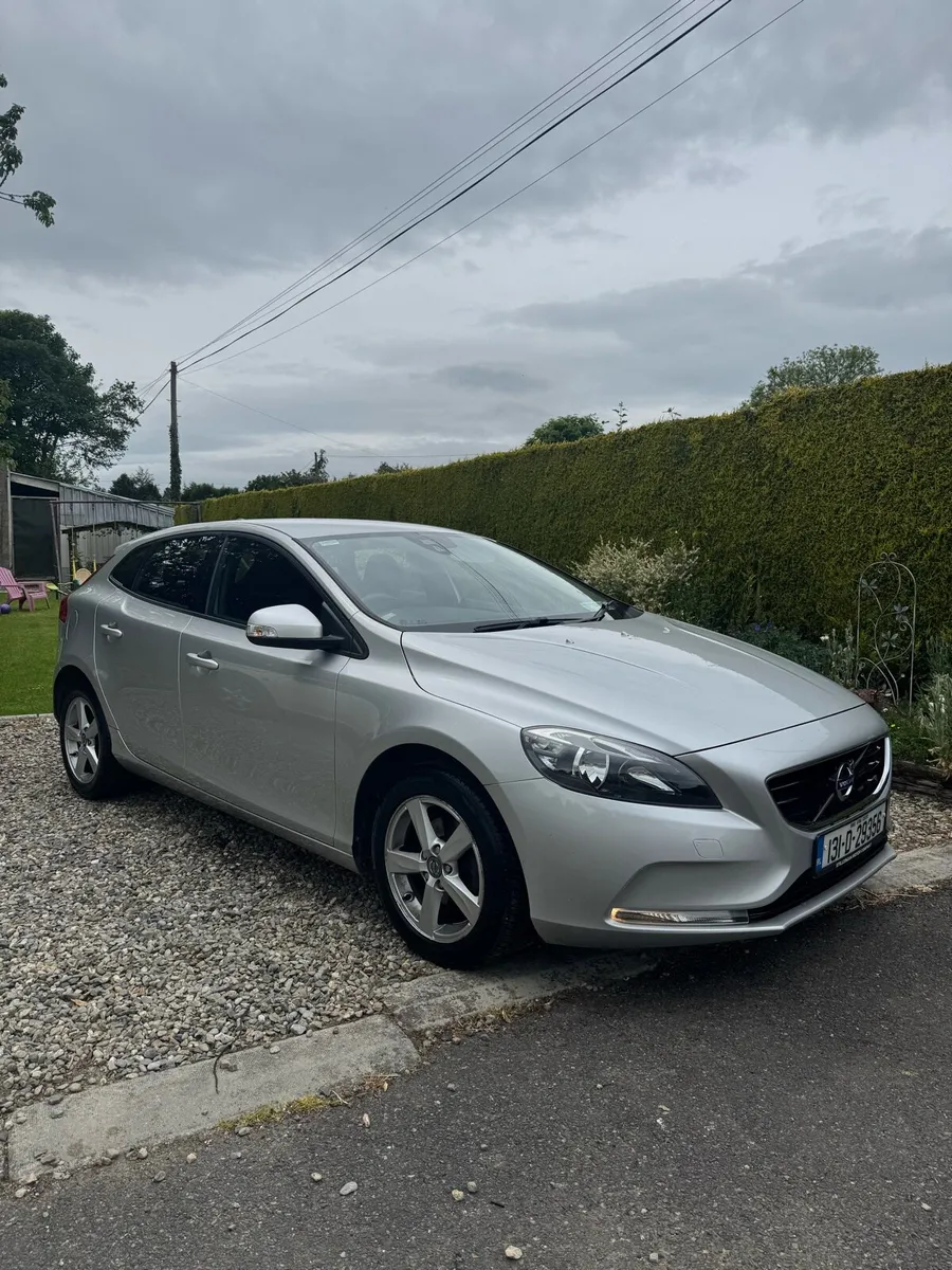 Volvo V40 **LOW MILEAGE**ONE OWNER**FSH - Image 1