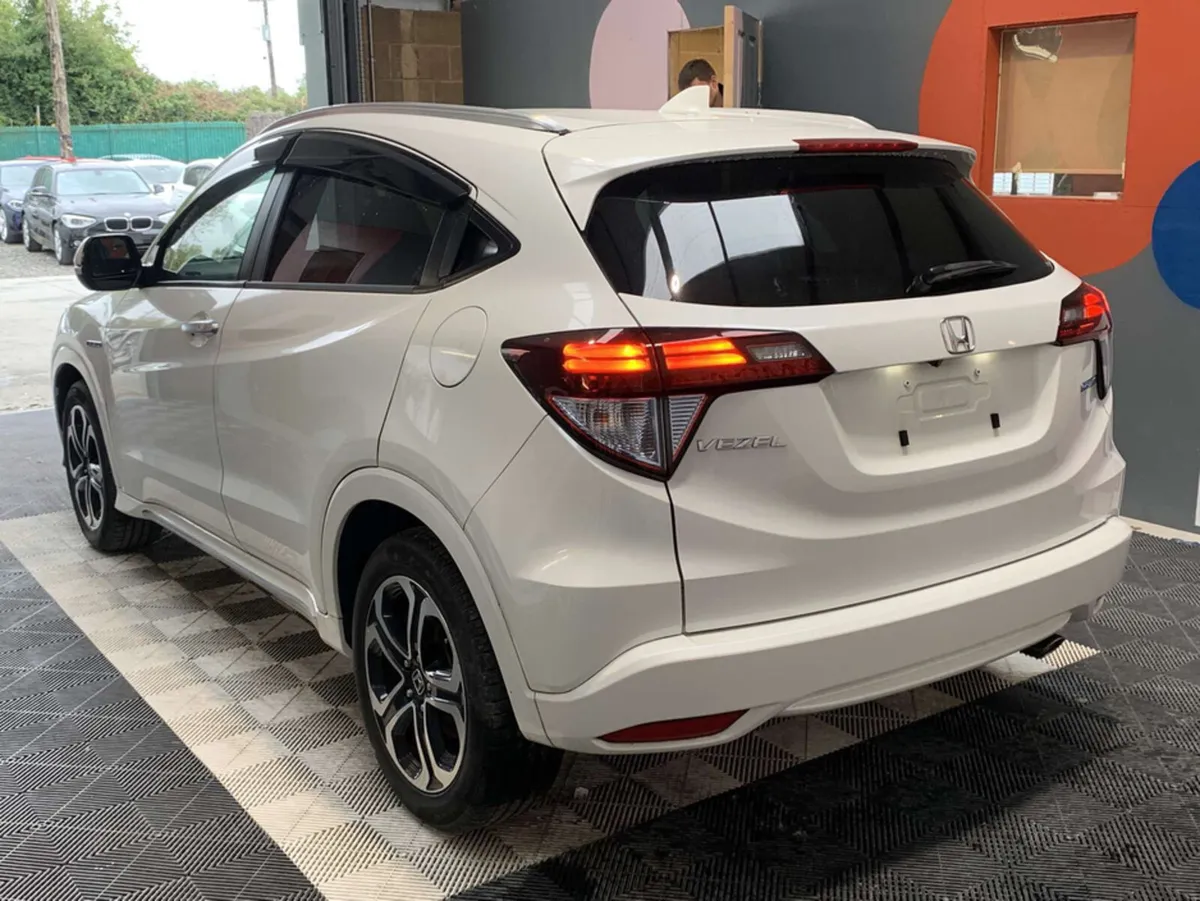 Honda Vezel Honda Vezel 1.5 Hybrid / Heated Leathe - Image 3