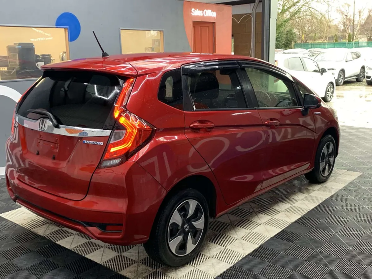 Honda Fit Honda Fit 1.5 Hybrid / Reverse Camera / - Image 3