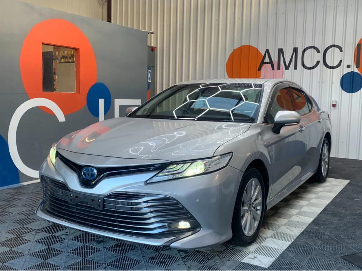 Toyota Camry 2.5 HYBRID / 36k KMs / Reverse Camera - Image 3