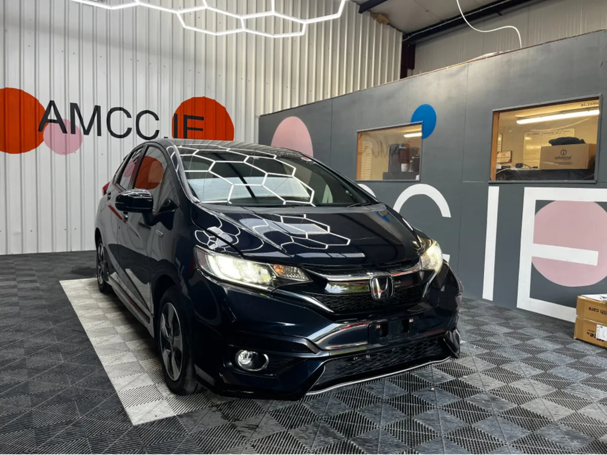 Honda Fit 1.5 HYBRID/ 70k KMs / ADAPTIVE CRUISE & - Image 1