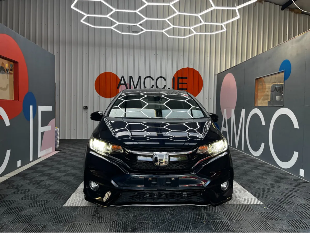 Honda Fit 1.5 HYBRID/ 70k KMs / ADAPTIVE CRUISE & - Image 2