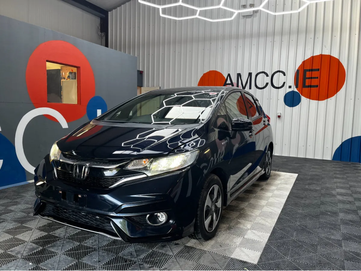 Honda Fit 1.5 HYBRID/ 70k KMs / ADAPTIVE CRUISE & - Image 3